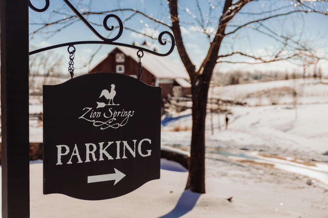 Bed and Breakfast Zion Springs Hamilton Экстерьер фото